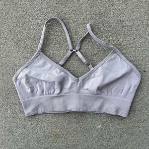 Women’s dusty pink Lululemon athletic bra